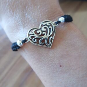 Pulsera Corazón con macramé