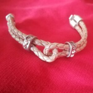 Pulsera trenzada de cuero